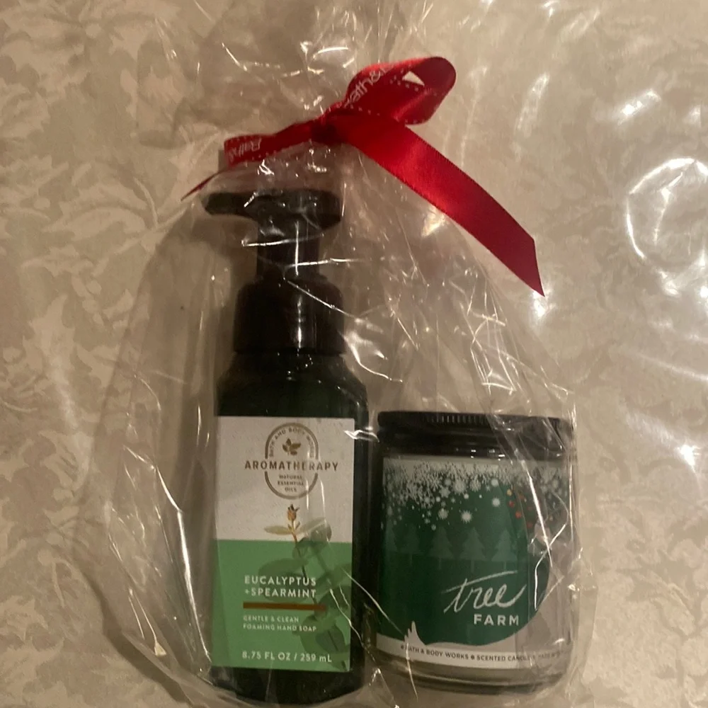 BATH & BODY WORKS 2p Tree Farm Candle & Eucalyptus Spearmint Hand Soap $23